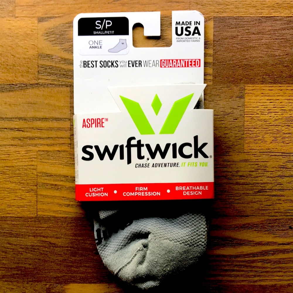 Swift wick socks size small